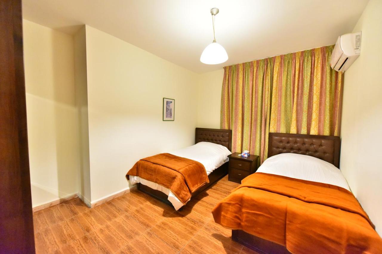 Al Farooq Hotel Apartments Αμμάν Εξωτερικό φωτογραφία