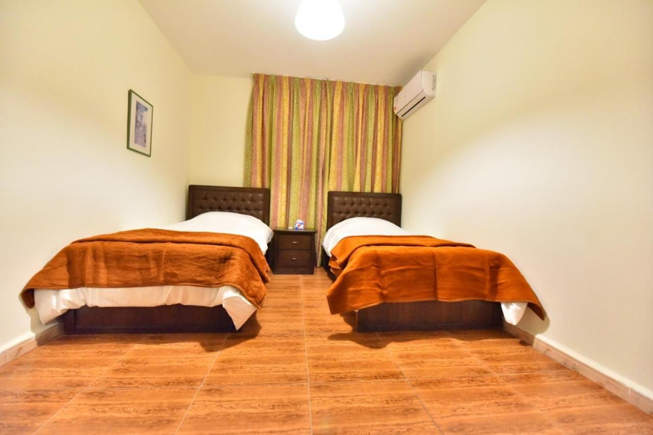 Al Farooq Hotel Apartments Αμμάν Εξωτερικό φωτογραφία